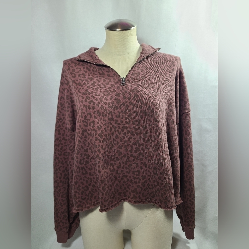 American eagle leopard print cropped sweater- Size small